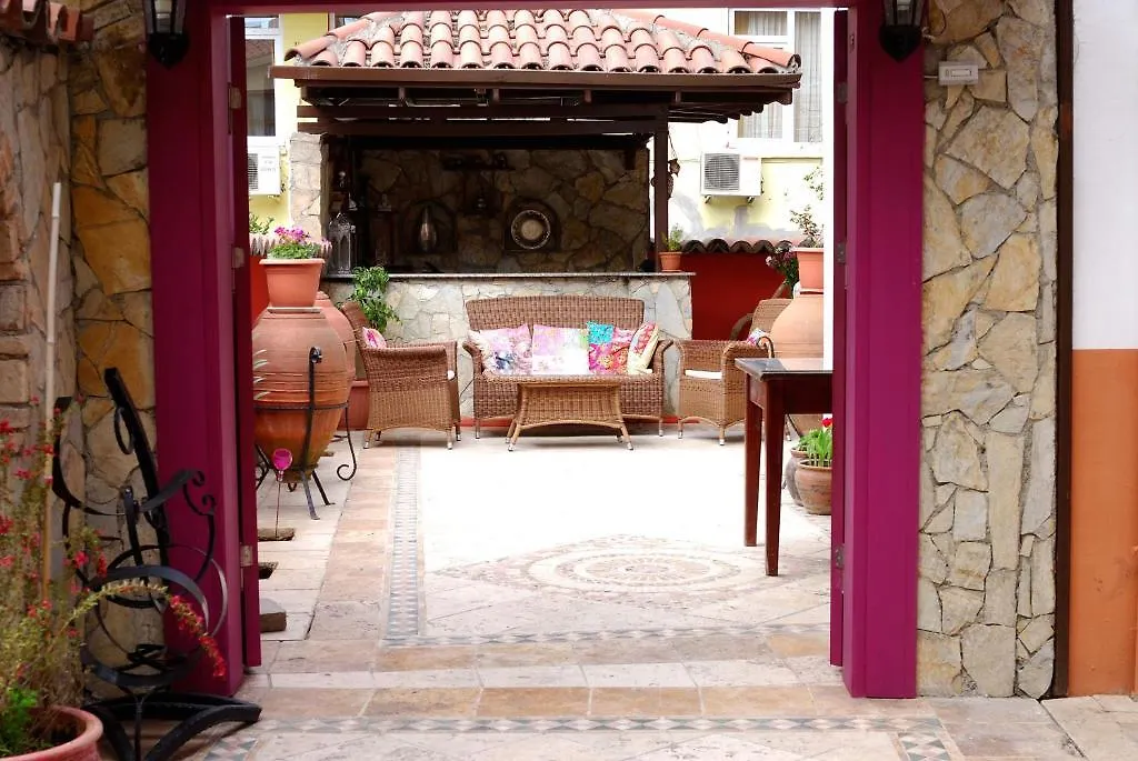 Dantel Pansiyon Antalya Otel